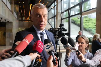 Giertych zabrał głos ws. zakazu przemieszczania. "Prawny cyrk"