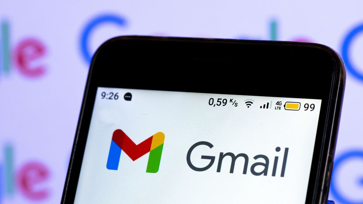 UKRAINE - 2021/01/22: In this photo illustration, a Gmail logo seen displayed on smartphone. (Photo Illustration by Igor Golovniov/SOPA Images/LightRocket via Getty Images)