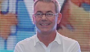 Janowski w miesiąc zarabia...