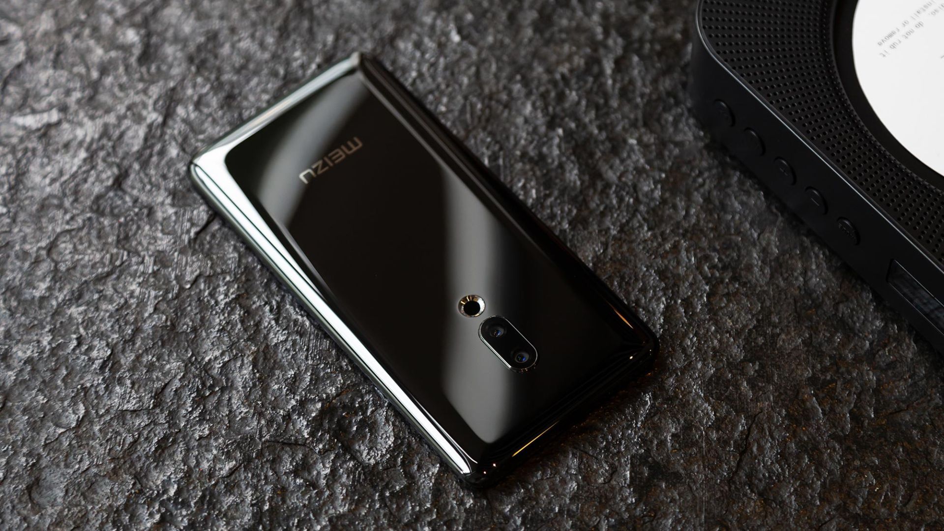 Meizu Zero oficjalnie. Zero przycisków, zero portów i zero slotów 6