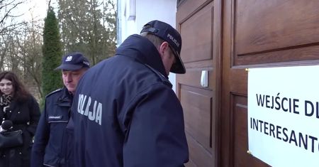 Nowa prezes weszła do stadniny w Janowie Podlaskim z policją. Rozmowy przerwano, a protest będzie zaostrzony