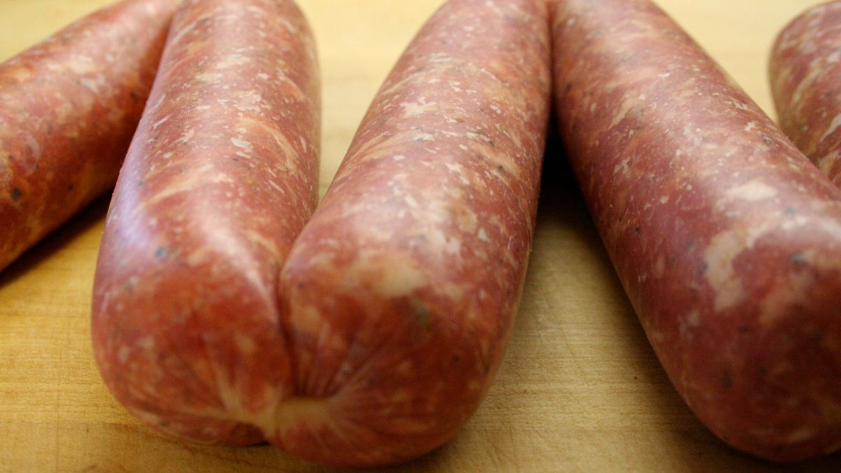 Gotowana kiełbasa z wieprzowiny i ryżu