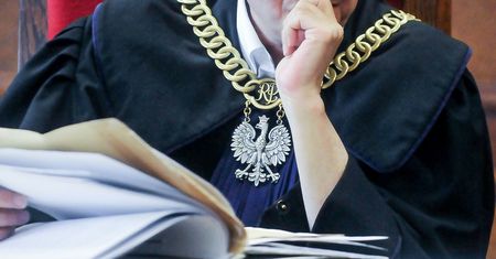 Przekręt na VAT. Ceniony historyk podrobił faktury na miliony złotych