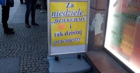 Pierwsza niedziela bez handlu. "Setki tysięcy osób musiały pracować"