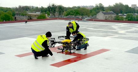 Dronowa rewolucja na polskim niebie. "Transport paczek możliwy jeszcze w tym roku"
