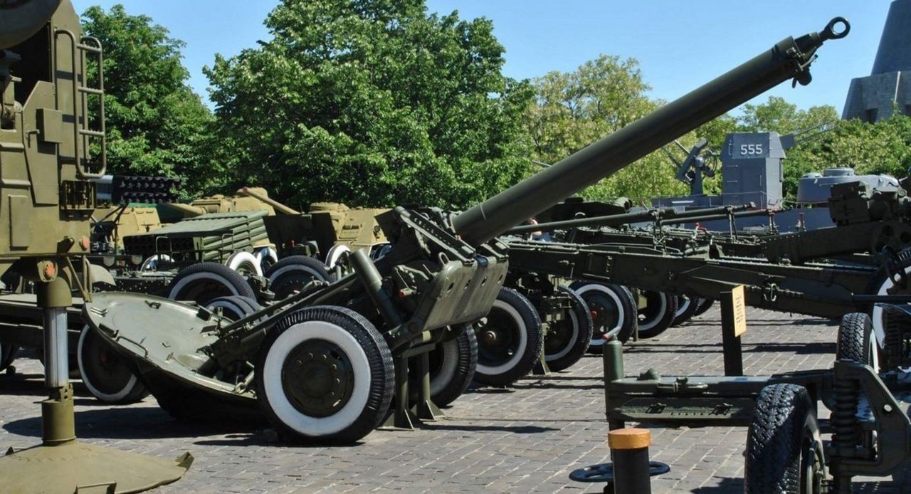 Moździerz M240 w kijowskim muzeum