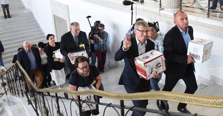 Absurdów zakazu handlu ciąg dalszy. Przeciwko pracy w niedzielę protestują kontrolerzy PIP