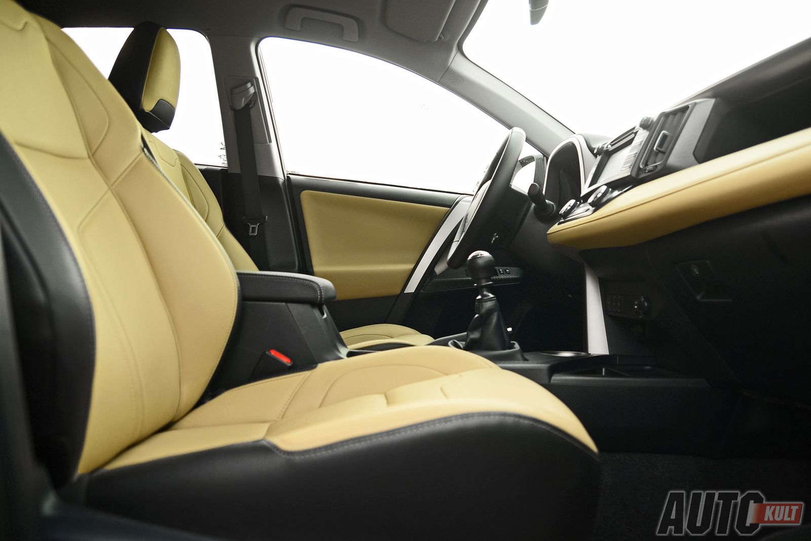 Toyota RAV4 2,0 D AWD Prestige - test [galeria] 17