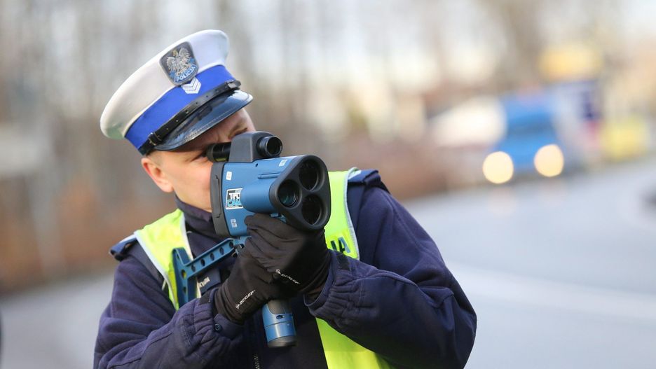 Wysokie kwoty mandatów mają odstraszać kierowców od zbyt mocnego dociskania gazu