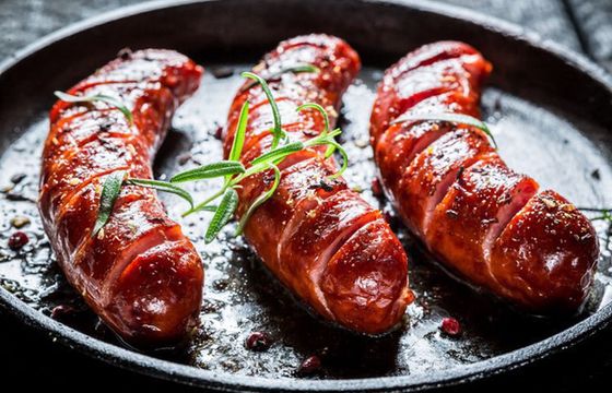 3/4 Polaków regularnie grilluje, kiełbasa najpopularniejsza