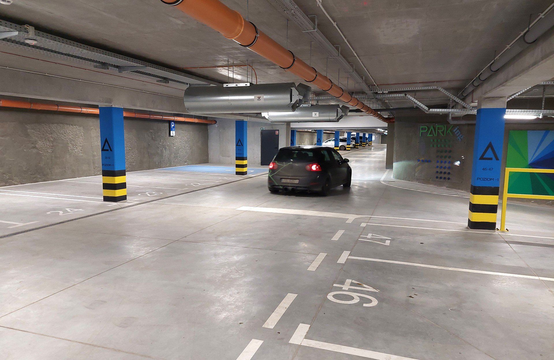 Czy ceny odstraszają kierowców? Nowy parkingowiec w Szczecinie świeci pustkami