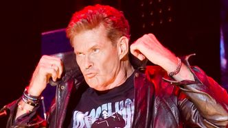 David Hasselhoff "żyje pełnią życia" W POLSCE, mknąc rowerem przez dolnośląskie wsie (FOTO)