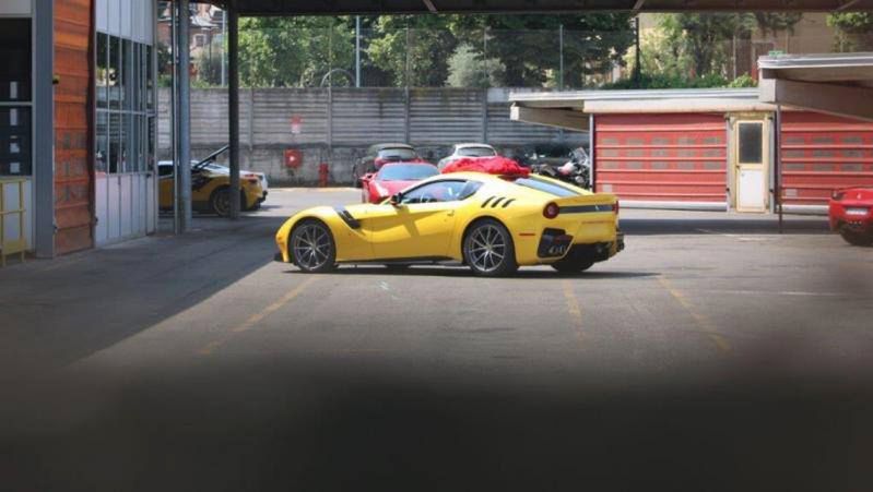 Pierwszy raz bez kamuflażu: Ferrari F12berlinetta Modificata czy GTO?