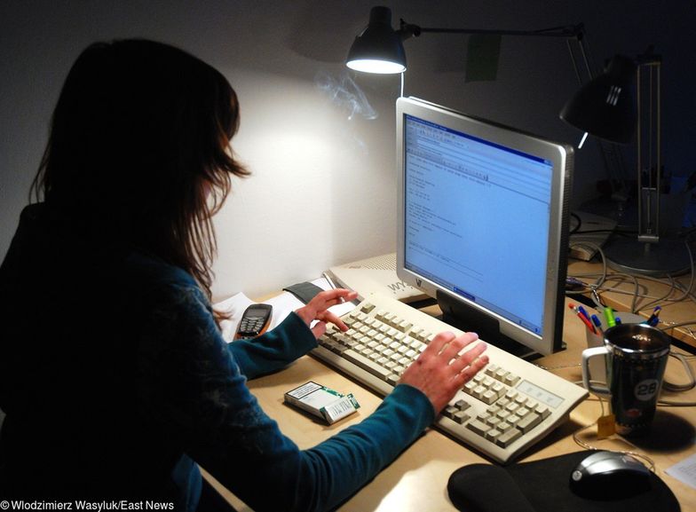 Podstawą wykonywania pracy ma być umowa o pracę - nawet w odniesneiu do osób, które dorabiają wieczorami lub w weekendy do regularnej pensji