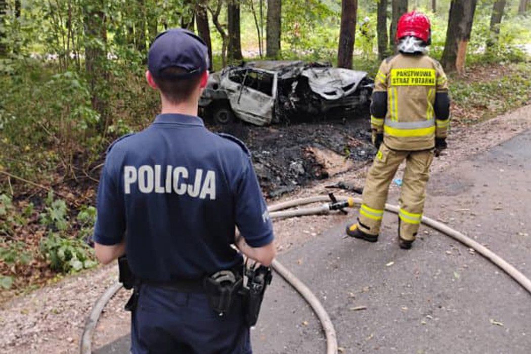 Tragiczny wypadek. W aucie znaleziono zwęglone zwłoki