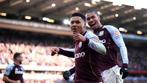 Aston Villa wróciła na zwycięską ścieżkę. Cash miał w tym udział