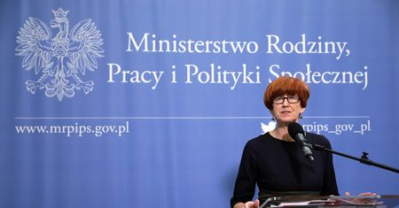 Projekt nowego Kodeksu pracy to teraz kłopot Elżbiety Rafalskiej. Otwarto furtkę dla umów cywilnoprawnych