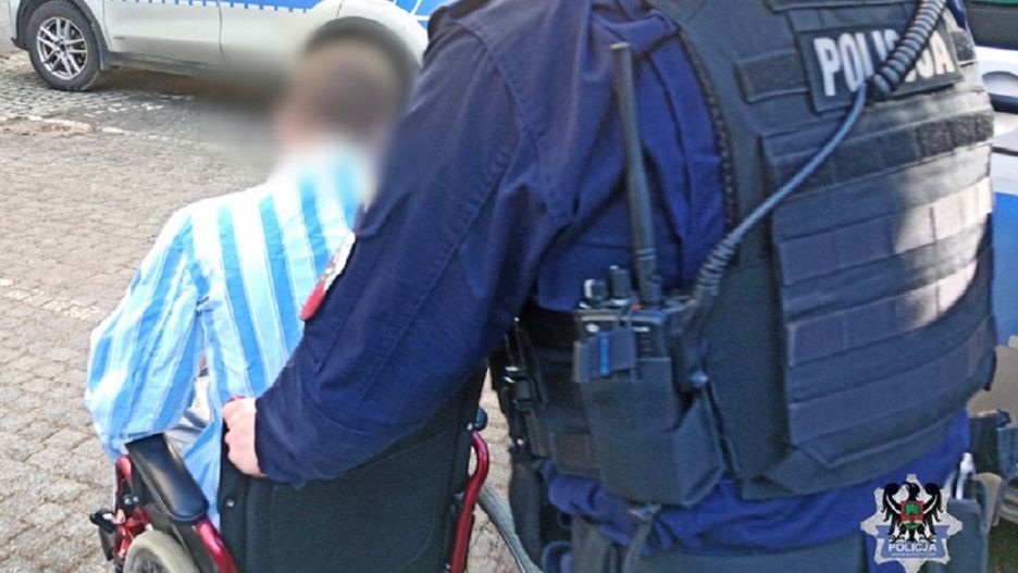 Ruszył z młotkiem na policjantów. 30-latek aresztowany
