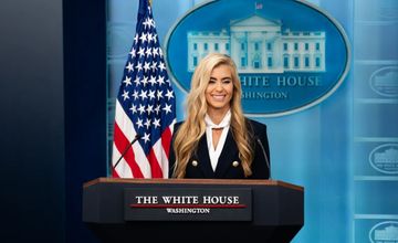 Wpadki i niewiele odpowiedzi. Debiut nowej rzeczniczki Trumpa