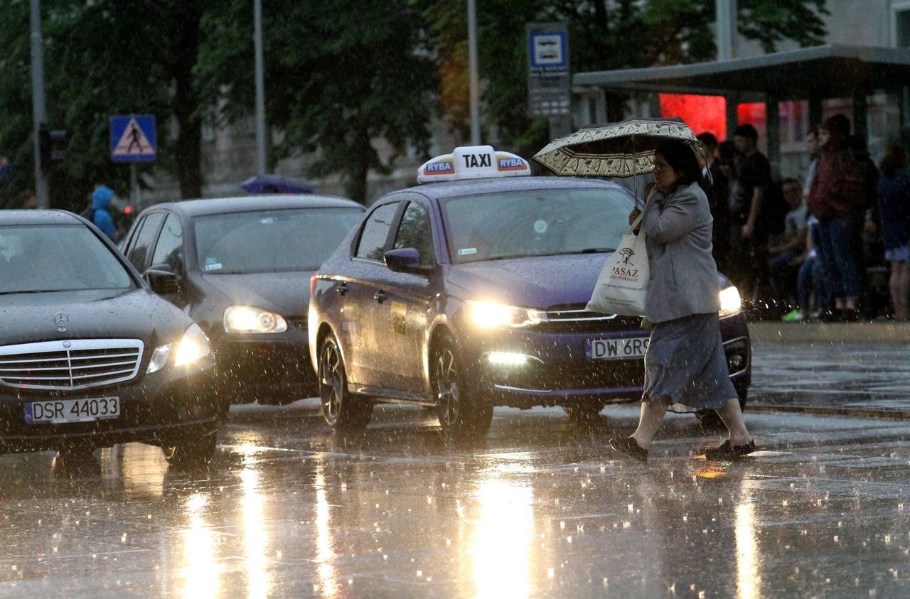Załamanie pogody. Burze i deszcze nad Dolnym Śląskiem