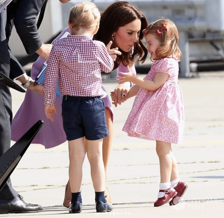 Księżna Kate pociesza księżniczkę Charlotte