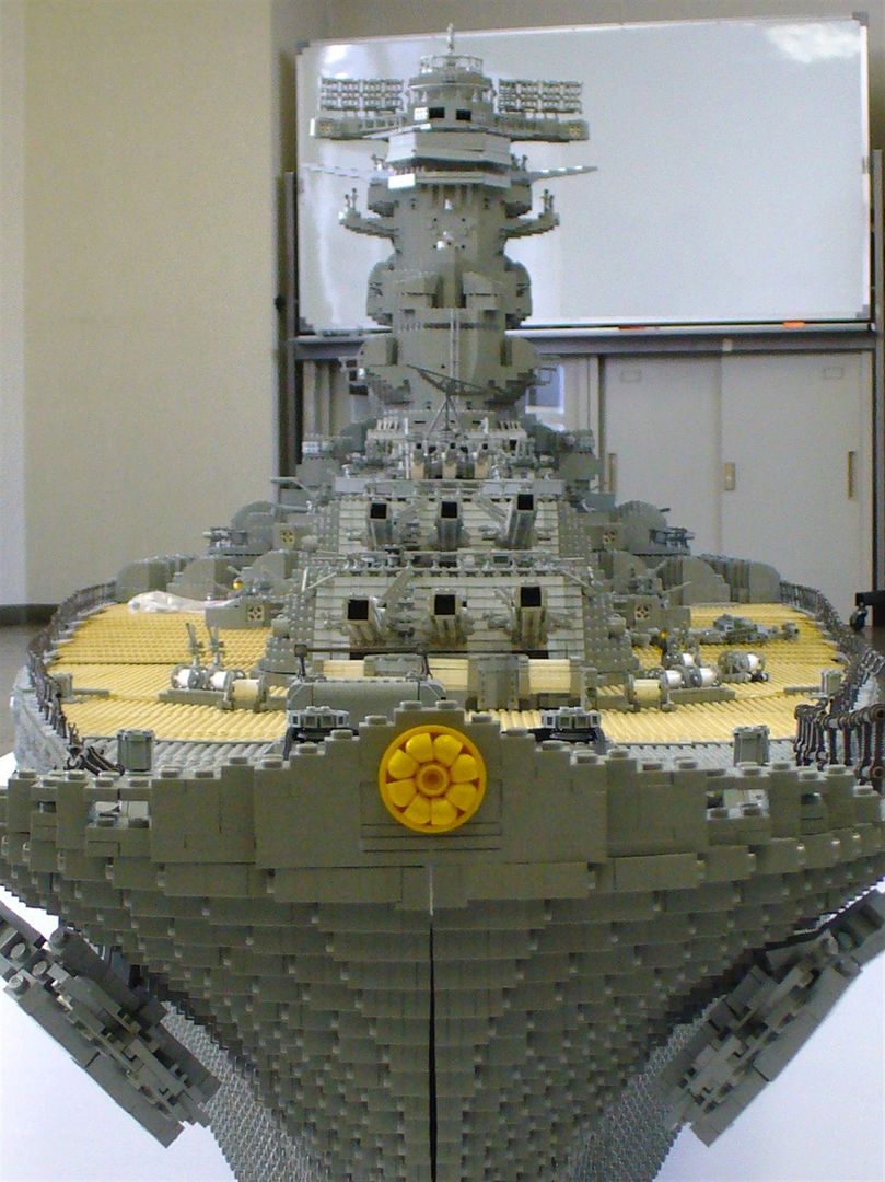 Monumentalny pancernik z klocków lego (150kg!) 7
