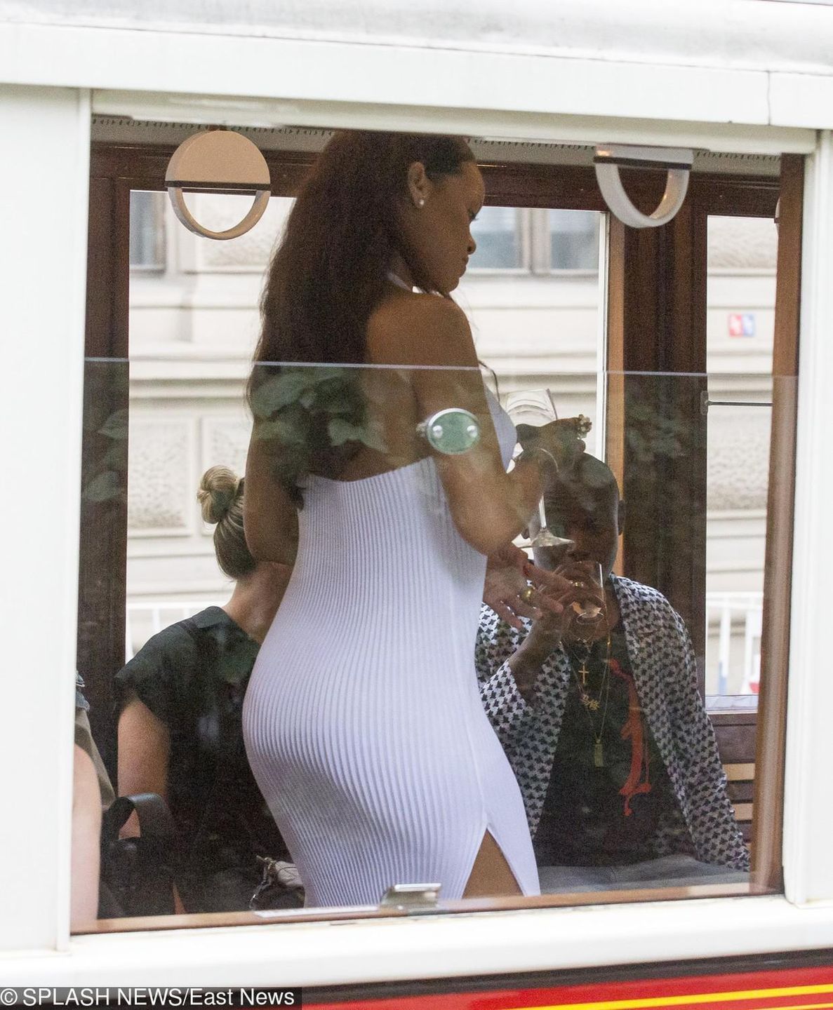 Rihanna gwiazdorzy w restauracji