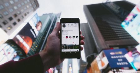 iOS 14  po raz kolejny obnaża szpiegowskie zapędy aplikacji. Tym razem oberwał Instagram