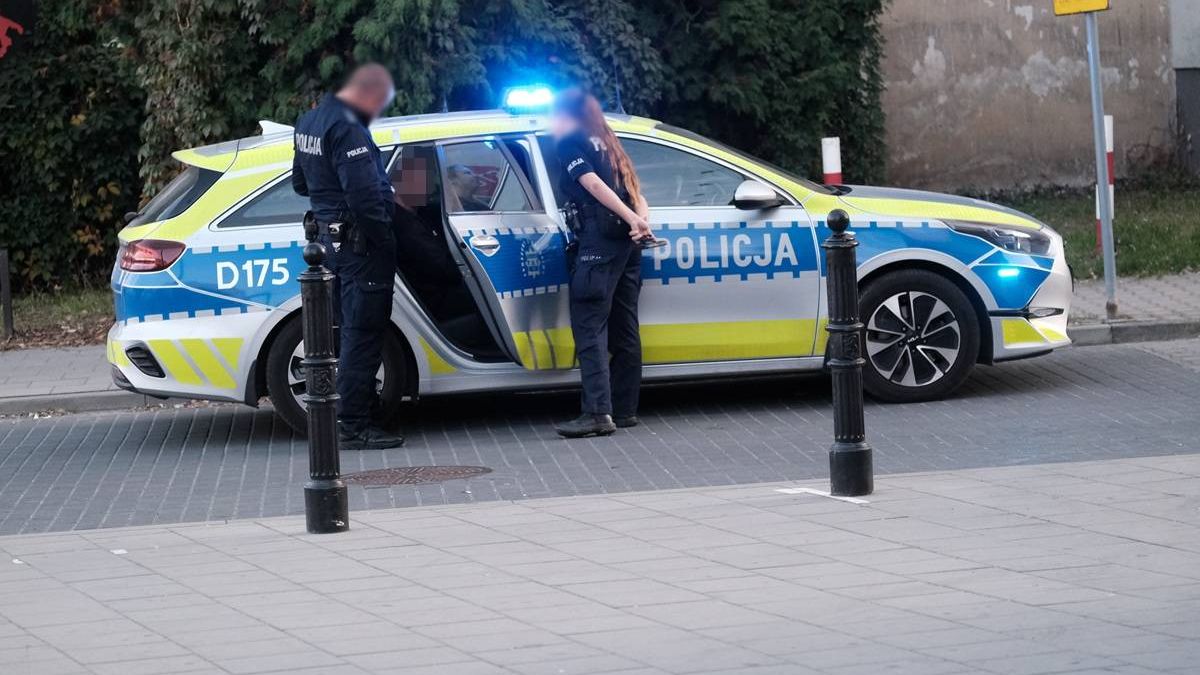 Policjanci zatrzymali agresywnego 22-latka
