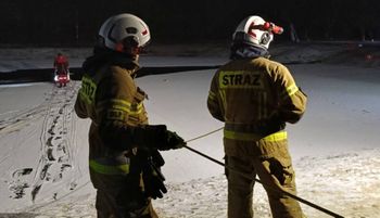 Matka i syn wpadli do stawu. Dramat w Wielkopolsce