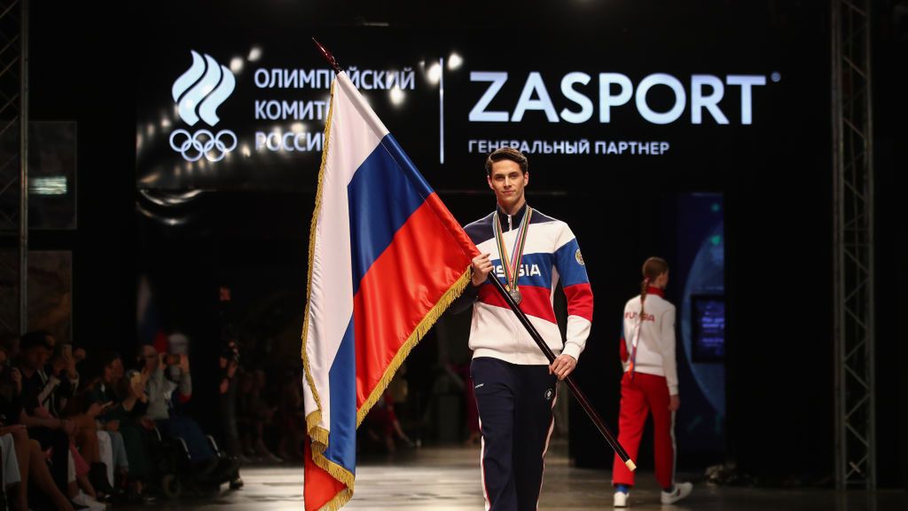 Getty Images /  Sergei Bobylev\TASS / Na zdjęciu: prezentacja rosyjskich strojów na IO