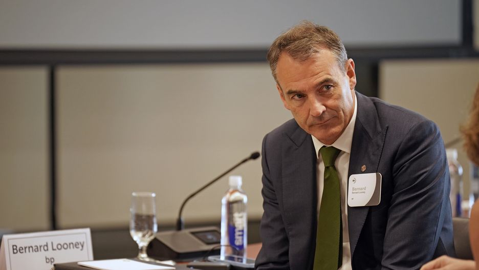 Bernard Looney stracił stanowisko CEO koncernu BP i miliony funtów 
