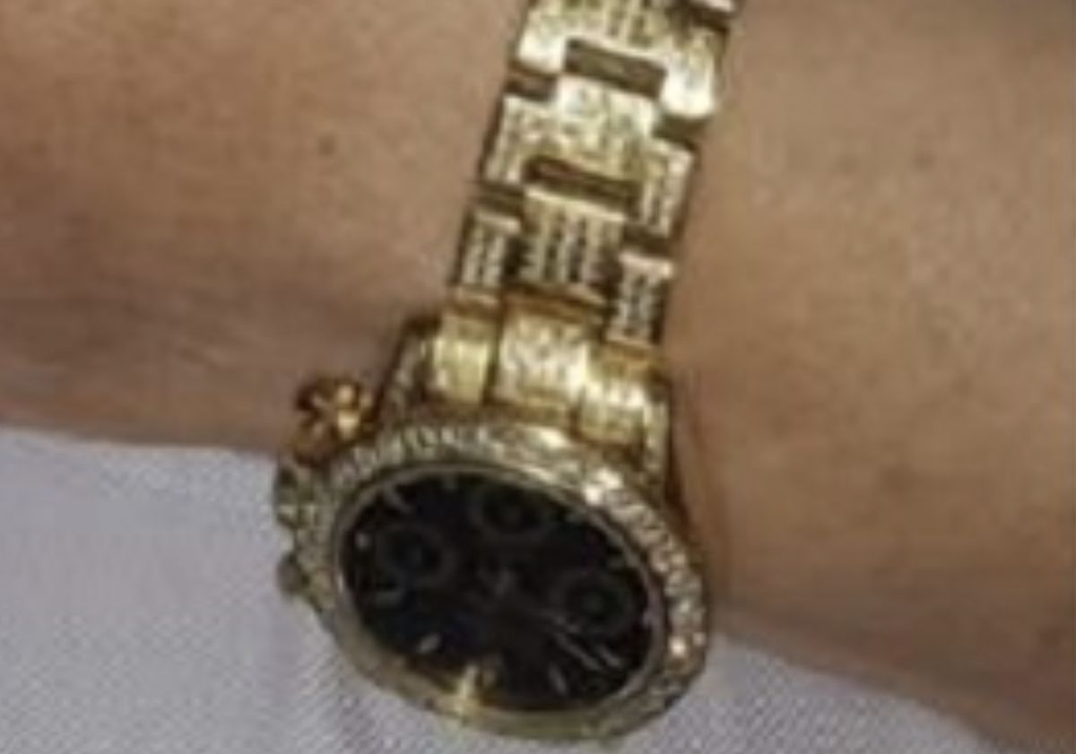 Skradziony martwej osobie zegarek był złoty, z diamentami. Rodzina za wskazanie sprawcy obiecuje nagrodę 30 tysięcy złotych