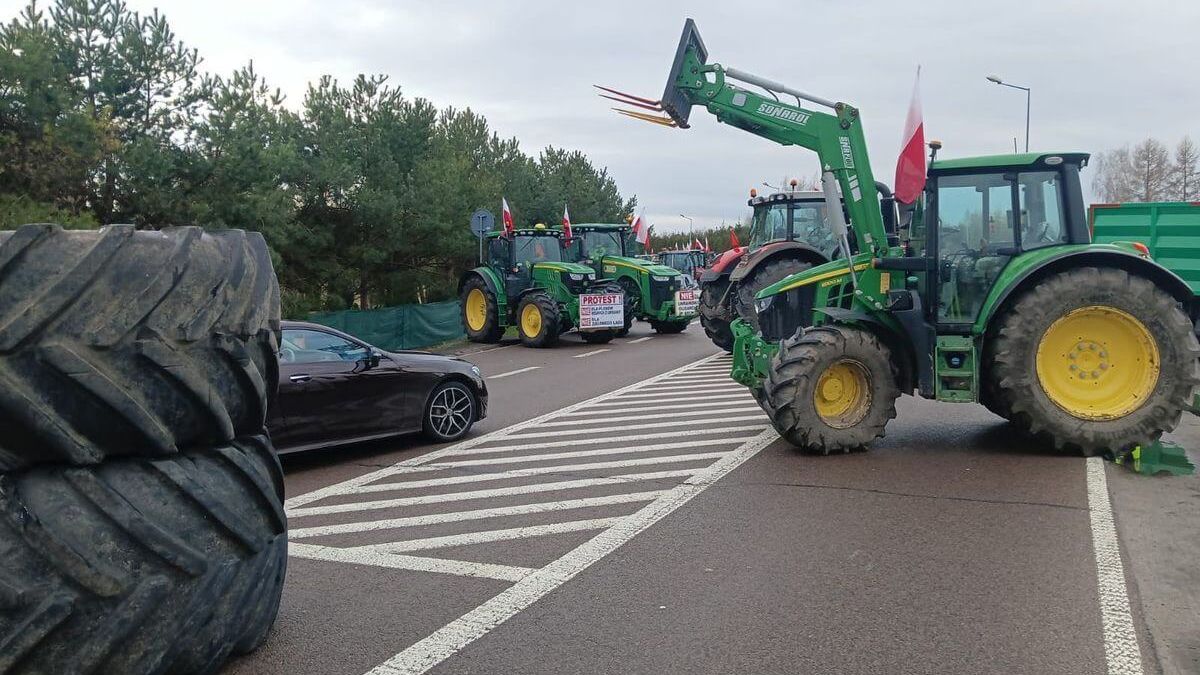 Protest rolników na drodze krajowej nr 12