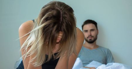 Partner nie rozmawia z tobą o uczuciach? To może być sygnał ostrzegawczy