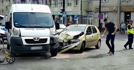 Wypadek na skrzyżowaniu ul. Narutowicza z Piłsudskiego. Policja kieruje ruchem