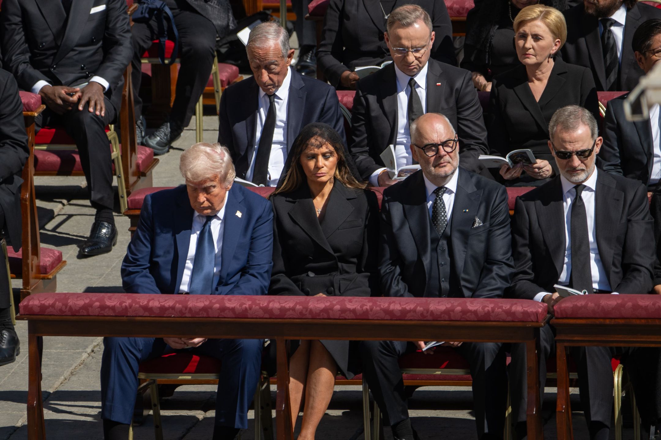 Melania Trump i Donald Trump na pogrzebie papieża Franciszka