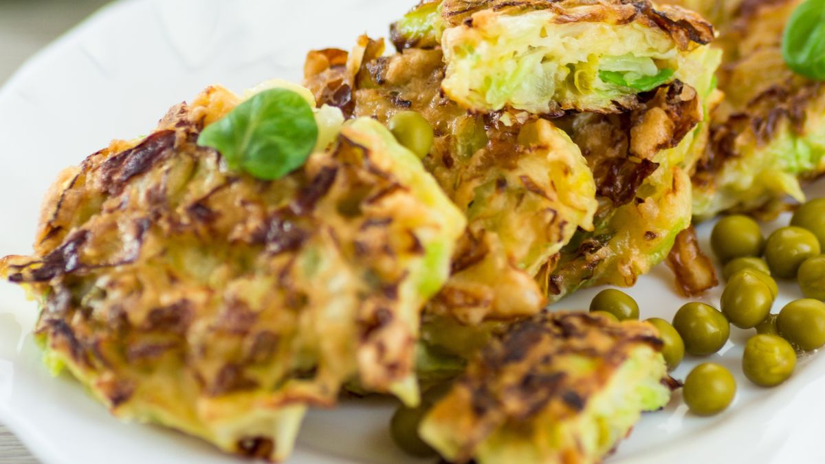 Placki z młodej kapusty