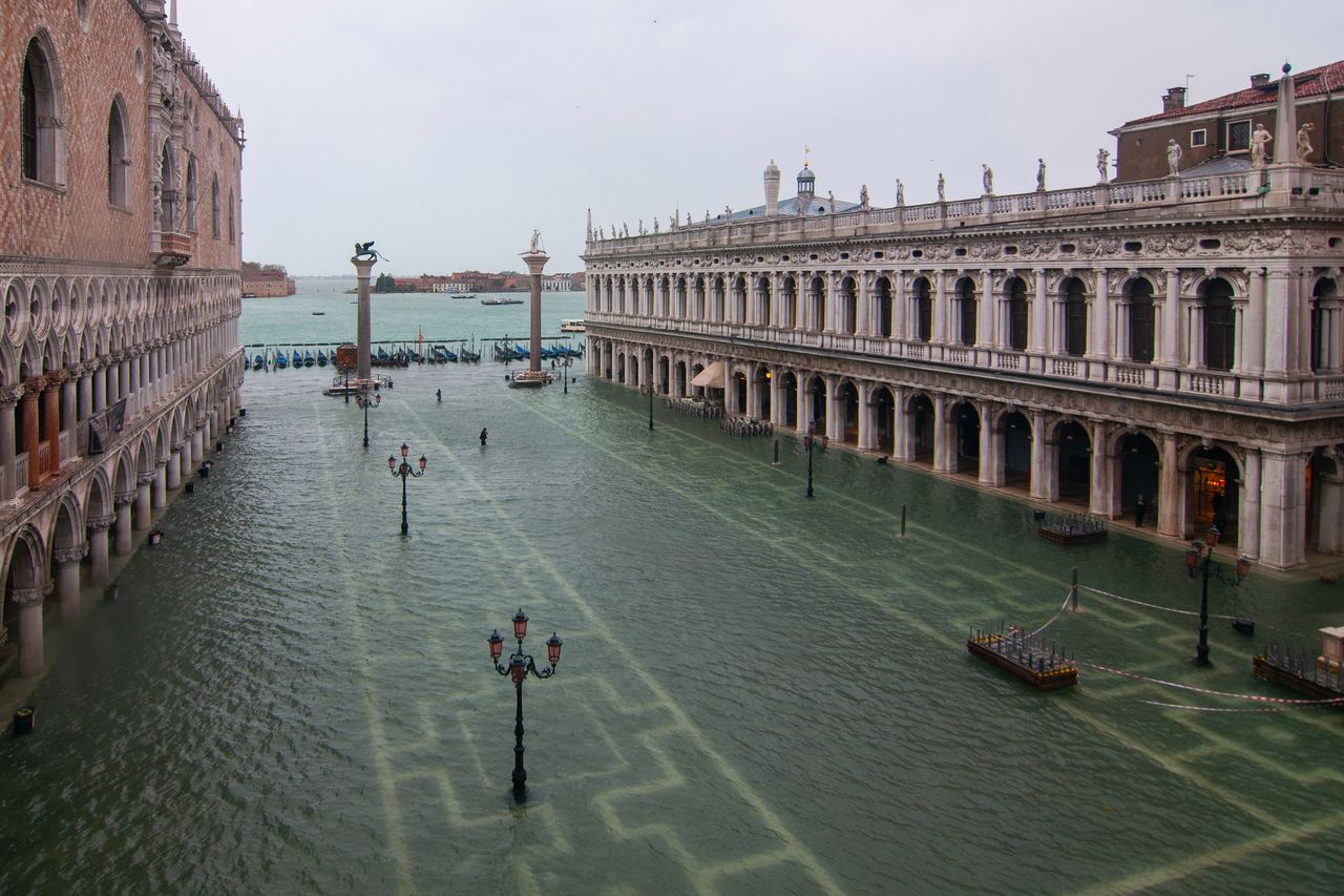 Powódź w Wenecji: Historyczne miasto na wodzie tonie, lecz wygląda przy tym pięknie