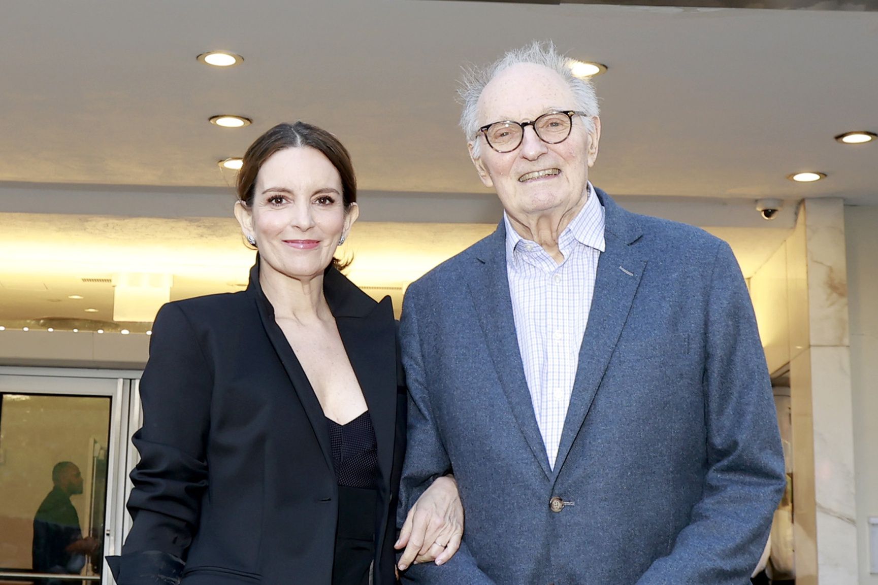 Tina Fey i Alan Alda w kwietniu 2025 roku na premierze filmu "Cztery pory roku"