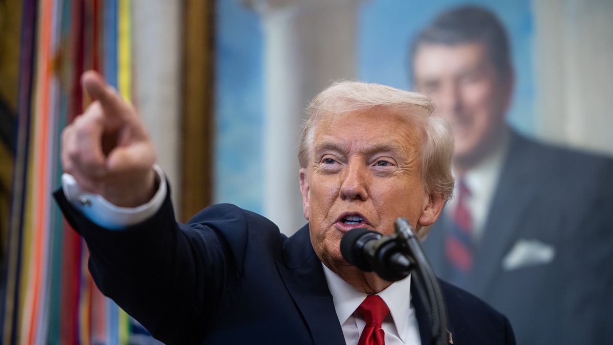 US President Donald Trump makes an announcement on in vitro fertilization (IVF) and fertility drugs becoming more accessible and affordable, in the Oval Office of the White House in Washington, DC, USA, 16 October 2025. EPA/FRANCIS CHUNG / POOL Dostawca: PAP/EPA.