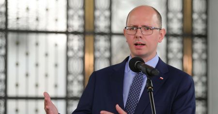 Komisja ds. pedofilii nie oszczędza. Limuzyny jak dla członków rządu