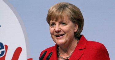 Jeśli wybory we Francji wygra Hollande, to Merkel go zaakceptuje