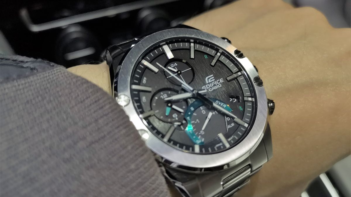 Krótki test Casio Edifice EQB-1000: Nowoczesne rozwiązania w cienkiej i eleganckiej kopercie 1