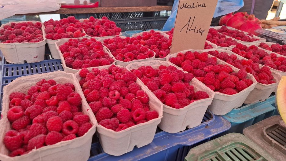 Na targu w Wierzbicy 5 października, było nie tylko wielu kupujących, ale i duży wybór warzyw i owoców.