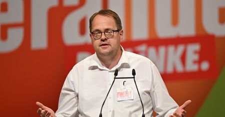 "Miliard euro dla Polaków". Niemiecki polityk apeluje do Scholza