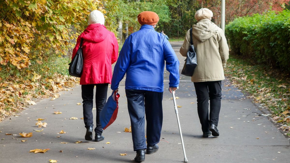 Przeciętny emeryt wydaje na swoje utrzymanie 1336 zł miesięcznie - pisze "GW" 