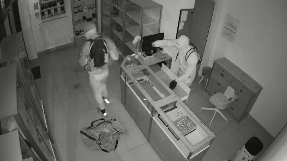 Sprawcy napadu są poszukiwani przez policję.