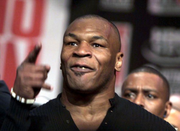 Mike Tyson po szamotaninie z Lennoxem Lewisem