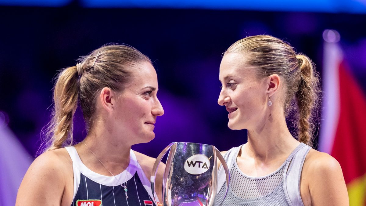 Zdjęcie okładkowe artykułu: PAP/EPA / ALEX PLAVEVSKI / Na zdjęciu: Timea Babos i Kristina Mladenović, mistrzynie WTA Finals 2019 w grze podwójnej